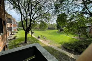 1343 N Winslowe Dr, Palatine, IL 60074 - Photo 9