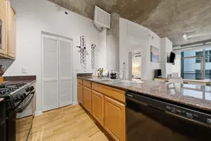 [Address not provided], Chicago, IL 60605 - Photo 9