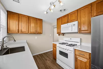 [Address not provided], Downers Grove, IL 60515 - Photo 3