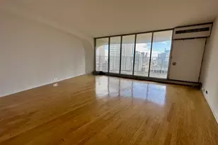 300 N State St, Chicago, IL 60654 - Photo 3