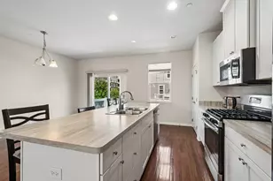 69 Nicholas Dr W, Des Plaines, IL 60016 - Photo 11
