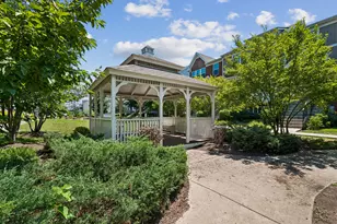 69 Nicholas Dr W, Des Plaines, IL 60016 - Photo 23