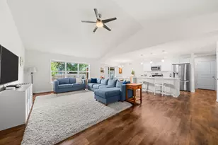 749 Oxford Dr, Byron, IL 61010 - Photo 5