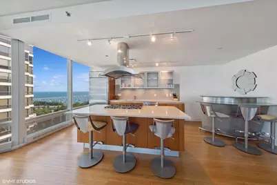 340 E Randolph Street #1000, Chicago, IL 60601 - Photo 5