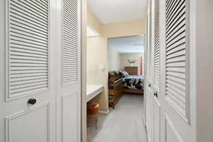 945 E Kenilworth Ave, Palatine, IL 60074 - Photo 9
