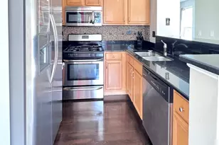 2424 Courtyard Cir, Aurora, IL 60506 - Photo 11