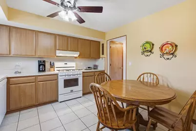 228 Willow Lane, Bloomingdale, IL 60108 - Photo 9