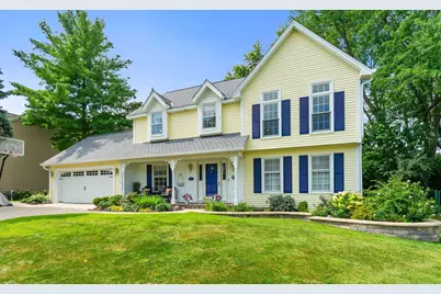 174 S Montclair Avenue, Glen Ellyn, IL 60137 - Photo 1