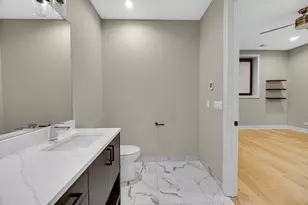 1203 W Augusta Blvd, Chicago, IL 60642 - Photo 19