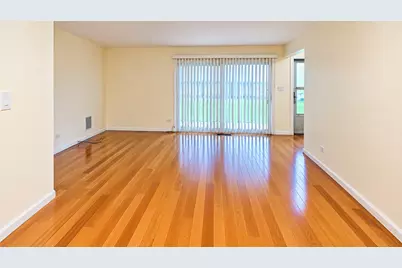 329 Grissom Court #329, Hoffman Estates, IL 60169 - Photo 5