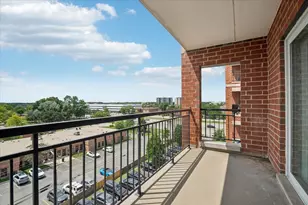 5555 N Cumberland Ave, Chicago, IL 60656 - Photo 17
