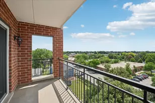 5555 N Cumberland Ave, Chicago, IL 60656 - Photo 15