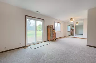 472 Esselen Ct, Carol Stream, IL 60188 - Photo 9