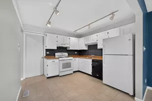 244 Coventry Ct, Bloomingdale, IL 60108 - Photo 9