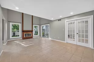244 Coventry Ct, Bloomingdale, IL 60108 - Photo 5