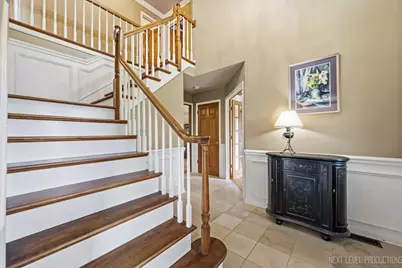 40W815 S Bridle Creek Drive, Saint Charles, IL 60175 - Photo 5