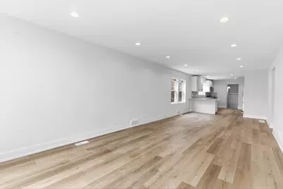 8820 S Ridgeland Avenue, Chicago, IL 60617 - Photo 5
