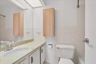 7141 N Kedzie Ave, Chicago, IL 60645 - Photo 19