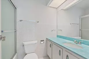 7141 N Kedzie Ave, Chicago, IL 60645 - Photo 15