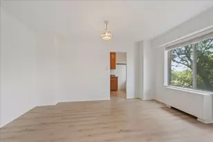 7141 N Kedzie Ave, Chicago, IL 60645 - Photo 9