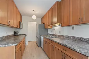 7141 N Kedzie Ave, Chicago, IL 60645 - Photo 11