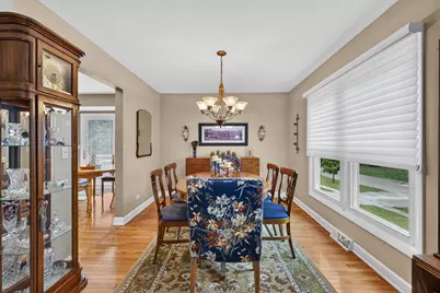765 Freeman Court, Hoffman Estates, IL 60192 - Photo 5