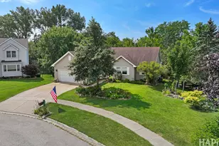 304 Hawthorne Ct, Antioch, IL 60002 - Photo 1