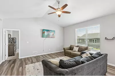 513 S Hahn Drive, Cortland, IL 60112 - Photo 5