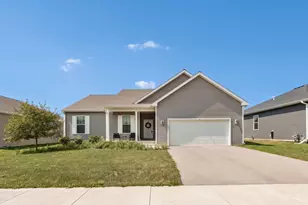 513 S Hahn Dr, Cortland, IL 60112 - Photo 1