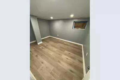 8404 S Oglesby Avenue, Chicago, IL 60617 - Photo 15