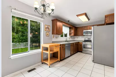 6411 Parksleg Court, Lisle, IL 60532 - Photo 9