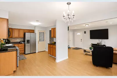 136 N May Street, Addison, IL 60101 - Photo 9