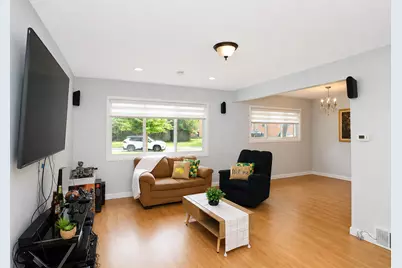 136 N May Street, Addison, IL 60101 - Photo 3