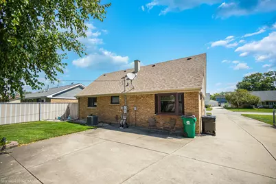 8724 Cranbrook Lane, Bridgeview, IL 60455 - Photo 13