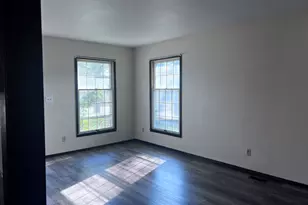 339 Larson St, Paxton, IL 60957 - Photo 3