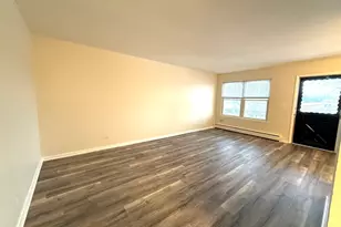 575 Berry Ave, Grayslake, IL 60030 - Photo 3