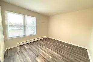 575 Berry Ave, Grayslake, IL 60030 - Photo 7