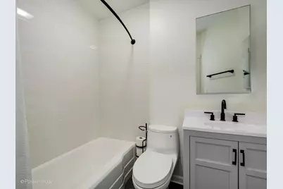 11334 S Saint Lawrence Avenue, Chicago, IL 60628 - Photo 15