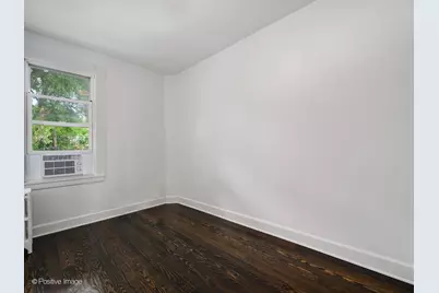 11334 S Saint Lawrence Avenue, Chicago, IL 60628 - Photo 13