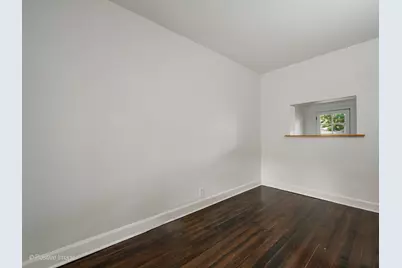 11334 S Saint Lawrence Avenue, Chicago, IL 60628 - Photo 9