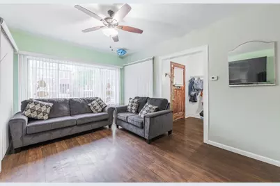6733 S Campbell Avenue, Chicago, IL 60629 - Photo 3