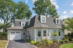 1105 Blackthorn Ln, Northbrook, IL 60062 - Photo 1