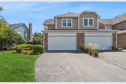 135 Tanglewood Drive, Glen Ellyn, IL 60137 - Photo 1