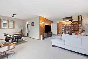 821 Oakton St, Elk Grove Village, IL 60007 - Photo 9