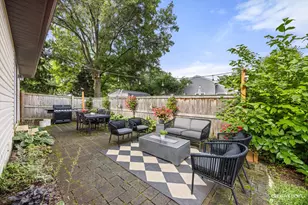 347 Danbury Dr, Naperville, IL 60565 - Photo 23