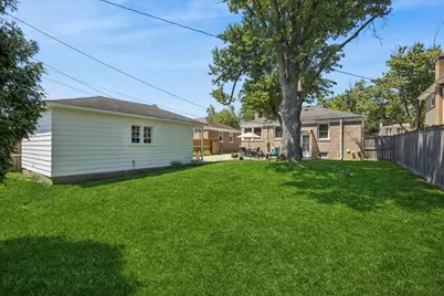 1871 Hawthorne Avenue, Westchester, IL 60154 - Photo 19