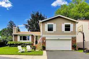104 Lilac Ct, Rolling Meadows, IL 60008 - Photo 1