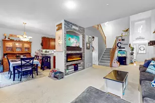 6032 Delaney Dr, Hoffman Estates, IL 60192 - Photo 3