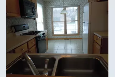 [Address not provided], Crystal Lake, IL 60014 - Photo 5