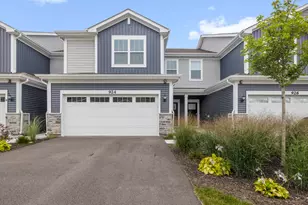 924 Shagbark Ln, West Dundee, IL 60118 - Photo 1